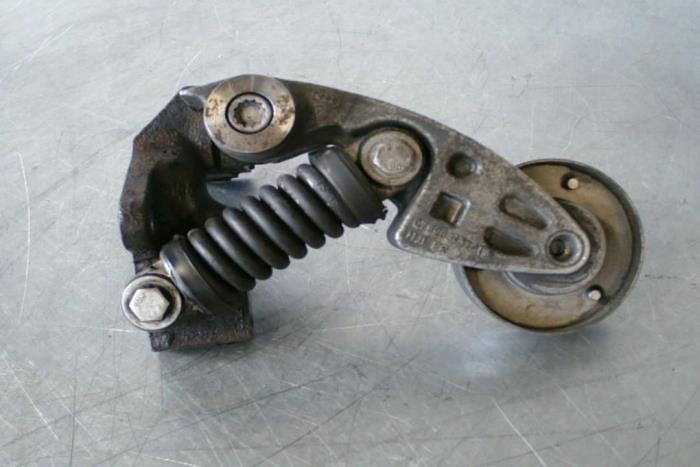 Gebruikte Spanrol V-Snaar Audi S8 Prijs € 41,00 Margeregeling aangeboden door TSI-Parts / Allmotorparts B.V.