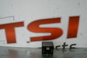 Gebruikte Relais Volkswagen Transporter Prijs € 5,00 Inclusief btw aangeboden door TSI-Parts / Allmotorparts B.V.