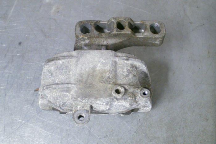 Gebruikte Motorsteun Volkswagen CC Prijs € 25,00 Margeregeling aangeboden door TSI-Parts / Allmotorparts B.V.