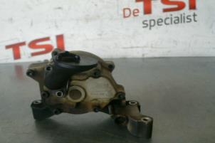 Gebruikte Oliepomp Volkswagen Golf Prijs € 65,00 Inclusief btw aangeboden door TSI-Parts / Allmotorparts B.V.