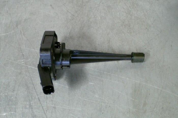 Gebruikte Oliepeil sensor Volkswagen Transporter Prijs € 21,00 Margeregeling aangeboden door TSI-Parts / Allmotorparts B.V.