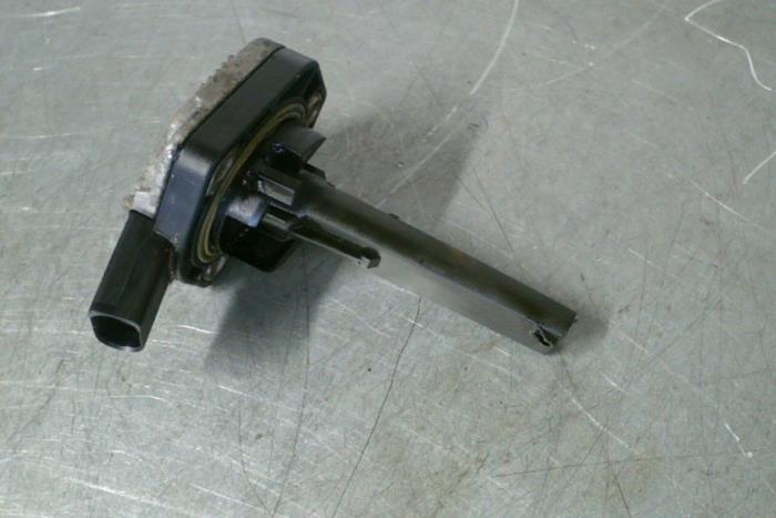Gebruikte Olie niveau sensor Volkswagen Crafter Prijs € 8,00 Margeregeling aangeboden door TSI-Parts / Allmotorparts B.V.