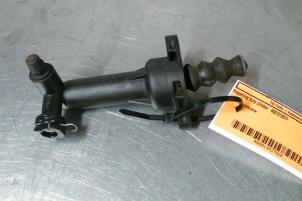 Gebruikte Koppeling Hulp Cilinder Volkswagen Polo Prijs € 20,00 Inclusief btw aangeboden door TSI-Parts / Allmotorparts B.V.
