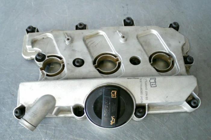 Gebruikte Kleppendeksel Audi S4 (B8) S4 3.0 TFSI V6 24V Prijs € 23,00 Margeregeling aangeboden door TSI-Parts / Allmotorparts B.V.