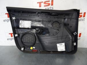 Gebruikte Portierbekleding 4Deurs rechts-voor Volkswagen Jetta Prijs € 40,00 Inclusief btw aangeboden door TSI-Parts