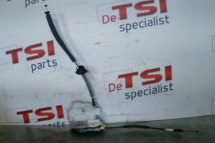 Gebruikte Deurslot Mechaniek 4Deurs rechts-voor Audi S4 Prijs € 50,00 Inclusief btw aangeboden door TSI-Parts