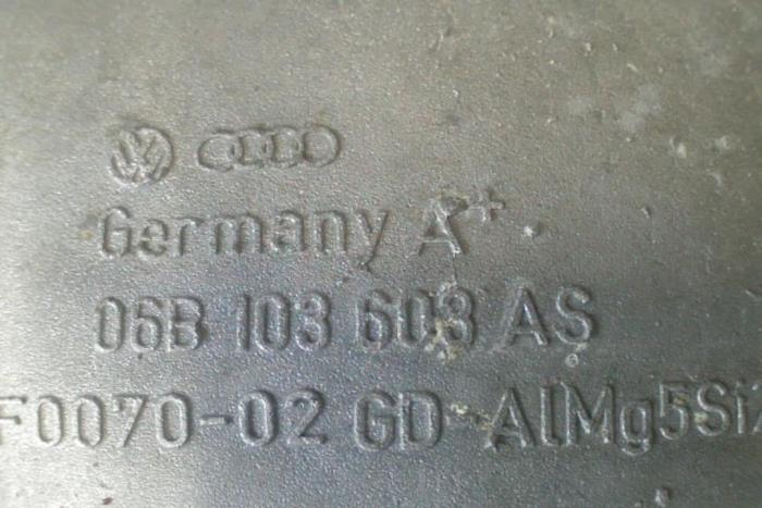 Carterpan van een Audi A4 (B7) 2.0 TFSI e 20V 2008