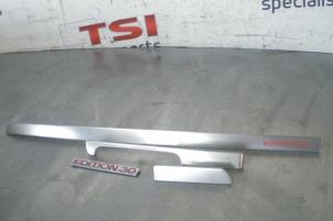 Gebruikte Sierlijst Volkswagen Golf Prijs € 85,00 Inclusief btw aangeboden door TSI-Parts / Allmotorparts B.V.