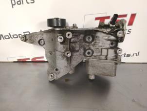 Gebruikte Oliefilterhuis Volkswagen Tiguan (5N1/2) 2.0 TSI 16V 4Motion Prijs € 45,00 Inclusief btw aangeboden door TSI-Parts / Allmotorparts B.V.