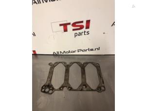 Gebruikte Tussenplaat motor Volkswagen Golf V (1K1) 2.0 GTI 16V Prijs € 15,00 Inclusief btw aangeboden door TSI-Parts / Allmotorparts B.V.