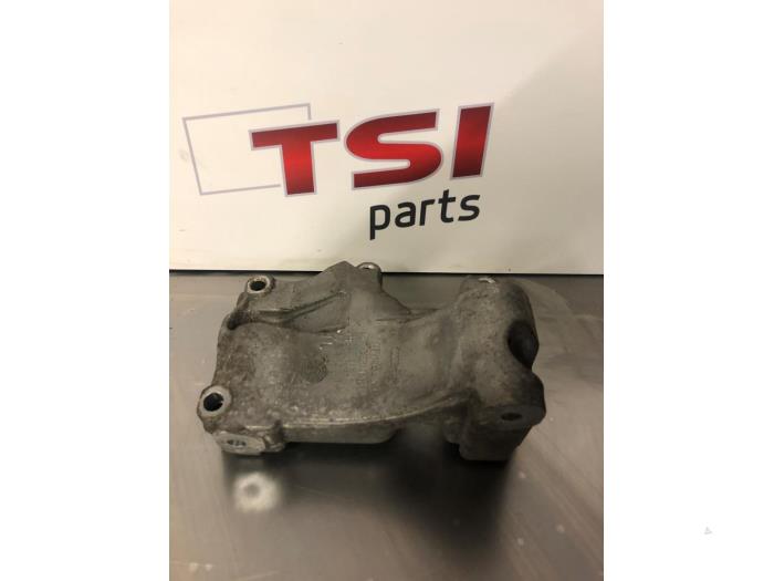 Gebruikte Dynamosteun boven Audi A8 (D3) 4.2 V8 40V FSI Quattro Prijs € 21,00 Margeregeling aangeboden door TSI-Parts / Allmotorparts B.V.