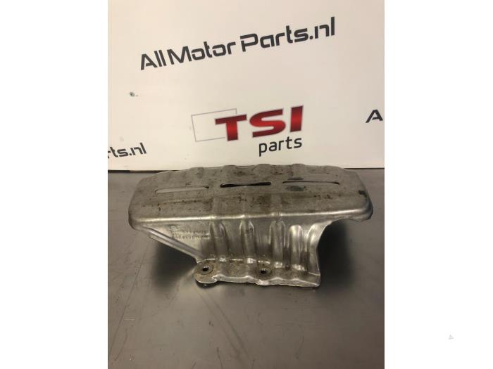 Gebruikte Hitteschild uitlaat Volkswagen Golf V (1K1) 1.4 TSI 140 16V Prijs € 12,00 Margeregeling aangeboden door TSI-Parts / Allmotorparts B.V.
