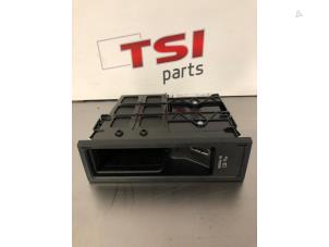 Gebruikte Multimedia aansluiting Volkswagen Tiguan (5N1/2) 1.4 TSI 16V Prijs € 75,00 Inclusief btw aangeboden door TSI-Parts