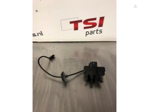 Gebruikte Tankklep Vergrendelingsmotor Volkswagen Tiguan (5N1/2) 1.4 TSI 16V Prijs op aanvraag aangeboden door TSI-Parts