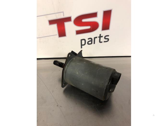 Gebruikte Nokkenas Verstelling Mini Mini (R56) 1.6 16V Cooper S Prijs € 21,00 Margeregeling aangeboden door TSI-Parts / Allmotorparts B.V.
