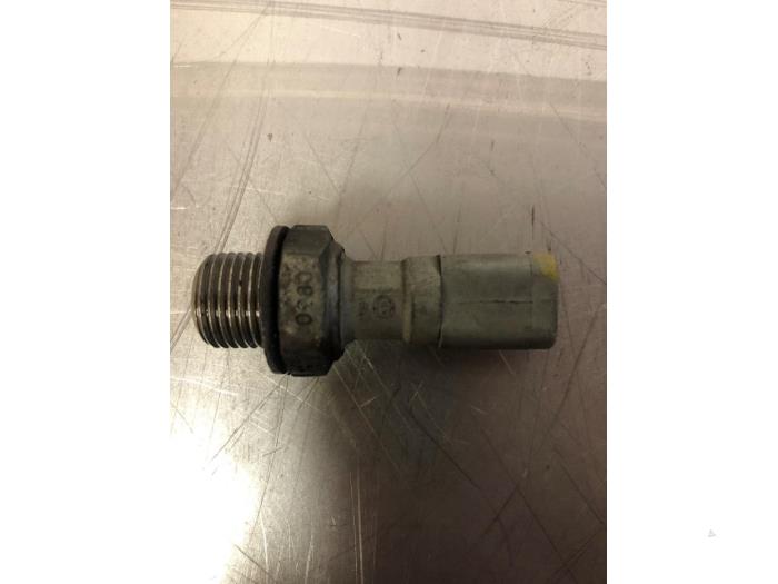 Oliedruk sensor van een MINI Mini (R56) 1.6 16V Cooper S 2008