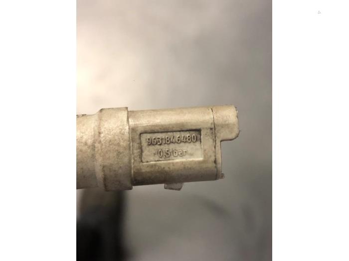 Oliedruk sensor van een MINI Mini (R56) 1.6 16V Cooper S 2008