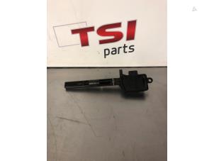 Gebruikte Olie niveau sensor Volkswagen Polo V (6R) 1.2 12V Prijs € 30,00 Inclusief btw aangeboden door TSI-Parts / Allmotorparts B.V.