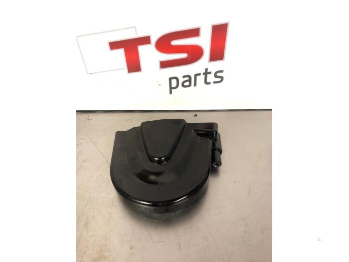 Gebruikte Distributiedeksel Volkswagen Polo V (6R) 1.2 12V Prijs € 12,00 Margeregeling aangeboden door TSI-Parts / Allmotorparts B.V.