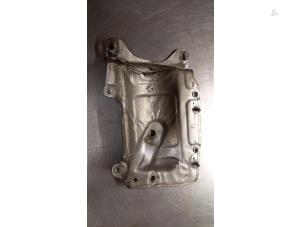 Gebruikte Hitteschild uitlaat Mini Mini (R56) 1.6 16V Cooper Prijs € 20,00 Inclusief btw aangeboden door TSI-Parts / Allmotorparts B.V.