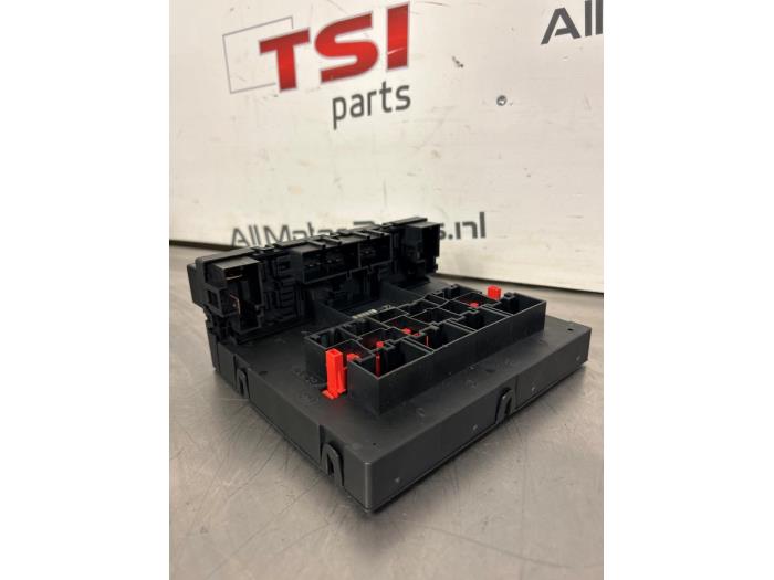 Centrale Deurvergrendelings Module van een Volkswagen Tiguan (5N1/2) 1.4 TSI 16V 2009