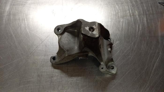 Gebruikte Motorsteun Audi S6 (C7) 4.0 V8 TFSI Prijs € 19,00 Margeregeling aangeboden door TSI-Parts / Allmotorparts B.V.