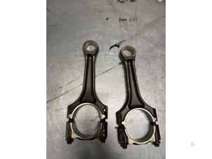 Gebruikte Drijfstang Audi Q3 (8UB/8UG) 2.0 16V TFSI 170 Quattro Prijs € 47,50 Inclusief btw aangeboden door TSI-Parts / Allmotorparts B.V.