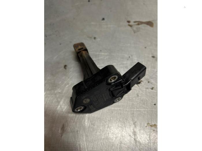 Gebruikte Oliepeil sensor Seat Exeo ST (3R5) Prijs € 17,00 Margeregeling aangeboden door TSI-Parts / Allmotorparts B.V.