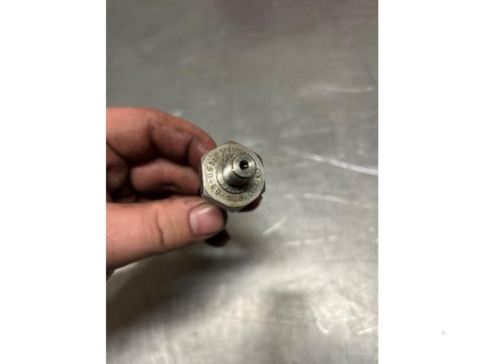 Gebruikte Oliedruk sensor Volkswagen Polo V (6R) 1.2 TSI 16V Prijs € 12,00 Margeregeling aangeboden door TSI-Parts / Allmotorparts B.V.