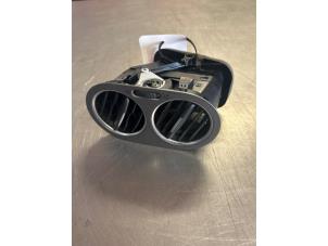 Gebruikte Luchtrooster Dashboard Volkswagen Tiguan (5N1/2) 1.4 TSI 16V Prijs € 19,99 Inclusief btw aangeboden door TSI-Parts / Allmotorparts B.V.