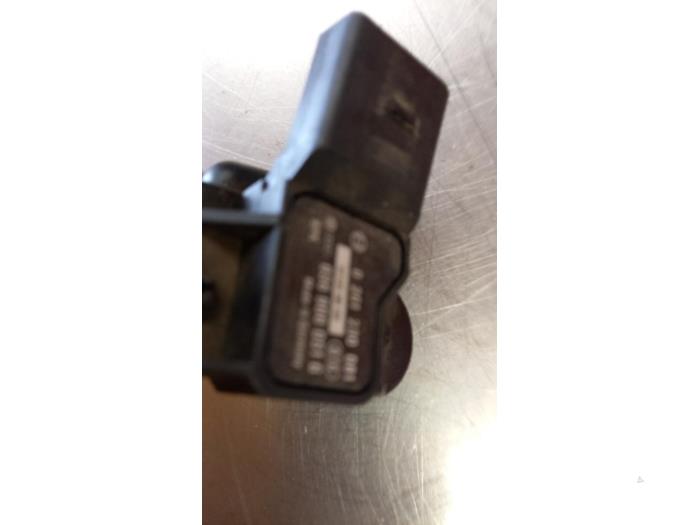 Brandstofdruk sensor van een Audi A3 (8P1) 2.0 16V FSI 2003