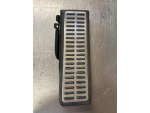 Gebruikte Voetsteun Seat Leon (1P1) 2.0 TFSI Cupra 16V Prijs € 20,00 Inclusief btw aangeboden door TSI-Parts / Allmotorparts B.V.