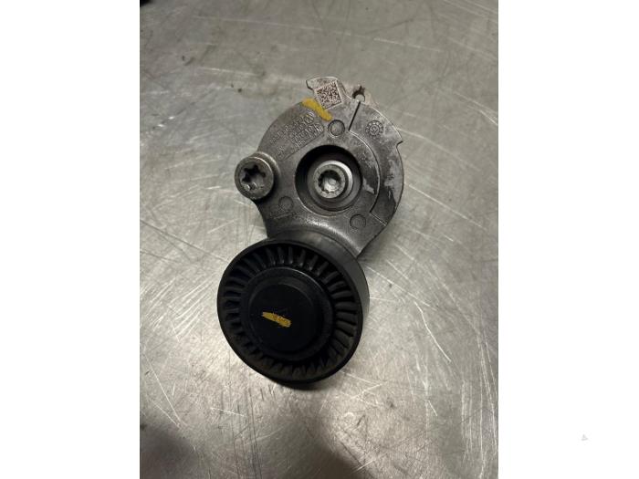 Gebruikte Spanrol Multiriem Audi SQ5 (8RB) 3.0 TDI V6 24V Plus Prijs € 19,00 Margeregeling aangeboden door TSI-Parts / Allmotorparts B.V.