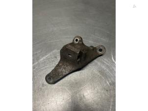 Gebruikte Motorsteun Audi S4 (B7) S4 4.2 V8 40V Prijs € 25,00 Inclusief btw aangeboden door TSI-Parts / Allmotorparts B.V.