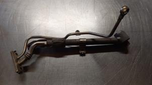 Gebruikte Oliedruk Leiding Volkswagen Golf VI Cabrio (1K) 1.6 TDI 16V BlueMotion Prijs € 30,00 Inclusief btw aangeboden door TSI-Parts / Allmotorparts B.V.