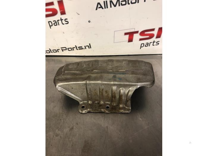Gebruikte Hitteschild uitlaat Volkswagen Golf V (1K1) 1.4 TSI 140 16V Prijs € 12,00 Margeregeling aangeboden door TSI-Parts / Allmotorparts B.V.