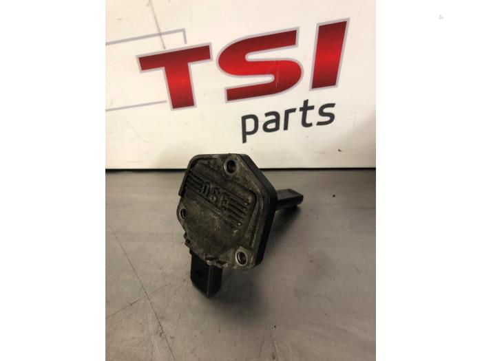 Gebruikte Oliepeil sensor Volkswagen Golf V (1K1) 2.0 GTI 16V Prijs € 8,00 Margeregeling aangeboden door TSI-Parts / Allmotorparts B.V.