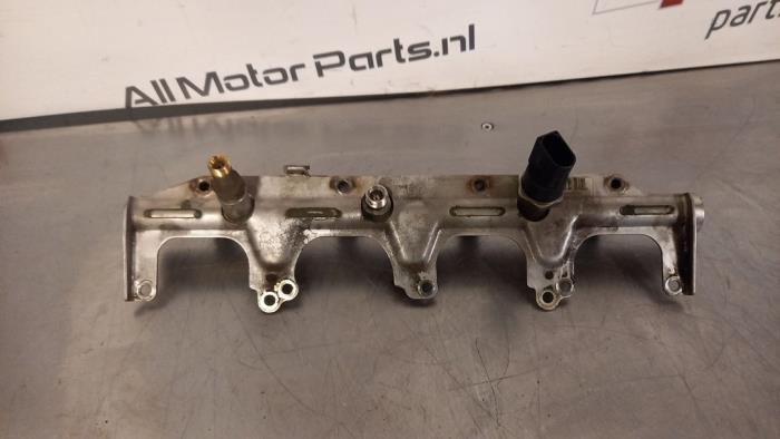 Gebruikte Brandstofverdeler Volkswagen Golf V (1K1) 2.0 GTI 16V Prijs € 25,00 Margeregeling aangeboden door TSI-Parts / Allmotorparts B.V.