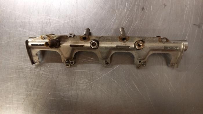 Gebruikte Brandstofverdeler Volkswagen Golf V (1K1) 2.0 GTI 16V Prijs € 25,00 Margeregeling aangeboden door TSI-Parts / Allmotorparts B.V.
