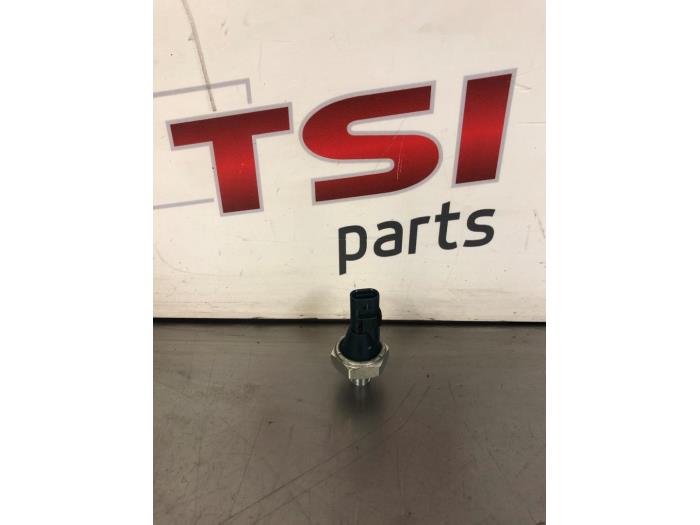 Gebruikte Oliedruk Schakelaar Volkswagen Tiguan Allspace (BW2) 2.0 TSI 16V 4Motion Prijs € 9,50 Margeregeling aangeboden door TSI-Parts / Allmotorparts B.V.