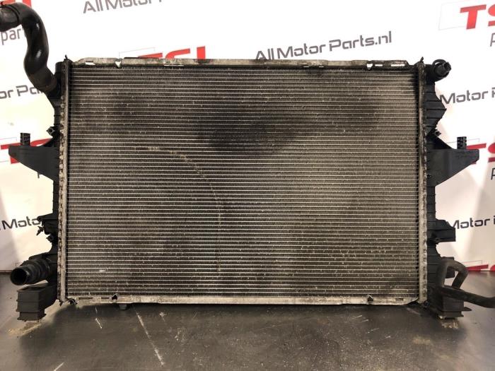 Gebruikte Radiateur Volkswagen Transporter T5 2.5 TDi Prijs € 33,00 Margeregeling aangeboden door TSI-Parts / Allmotorparts B.V.