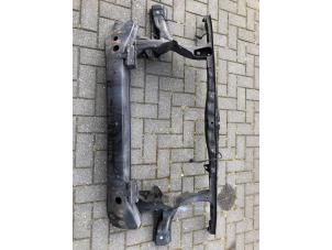 Gebruikte Voorfront Volkswagen Transporter T5 2.5 TDi Prijs € 99,99 Inclusief btw aangeboden door TSI-Parts / Allmotorparts B.V.
