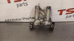 Gebruikte Motorsteun Volkswagen Transporter T5 2.5 TDi Prijs € 25,00 Inclusief btw aangeboden door TSI-Parts / Allmotorparts B.V.