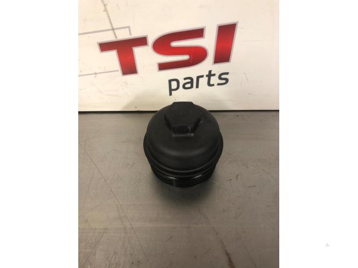 Gebruikte Oliefilter deksel Audi SQ5 (FYB/FYG) 3.0 TFSI V6 24V Prijs € 17,00 Margeregeling aangeboden door TSI-Parts / Allmotorparts B.V.