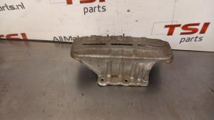 Gebruikte Hitteschild uitlaat Volkswagen Golf Plus (5M1/1KP) 1.4 TSI 160 16V Prijs € 15,00 Inclusief btw aangeboden door TSI-Parts / Allmotorparts B.V.