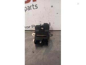 Gebruikte Slotmechaniek Achterklep Volkswagen Golf Plus (5M1/1KP) 1.4 TSI 160 16V Prijs € 25,00 Inclusief btw aangeboden door TSI-Parts / Allmotorparts B.V.