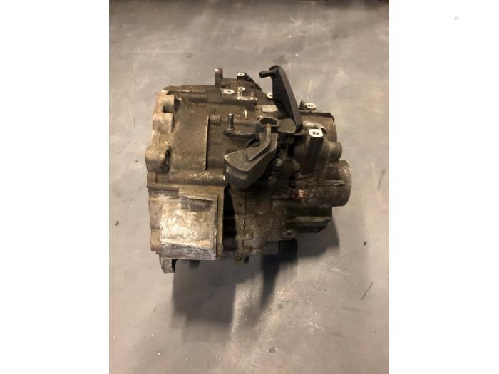 Versnellingsbak van een Volkswagen Tiguan (5N1/2) 1.4 TSI 16V 2009