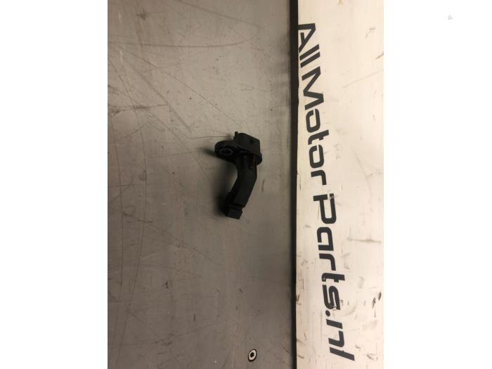 Gebruikte Krukas sensor Mercedes C Estate (S205) C-200 2.0 Turbo 16V EQ Boost Prijs € 17,00 Margeregeling aangeboden door TSI-Parts / Allmotorparts B.V.