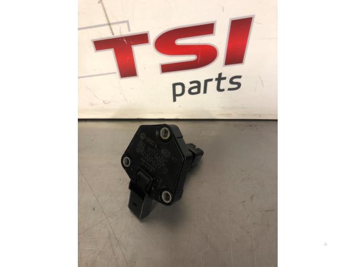 Gebruikte Oliepeil sensor Volkswagen Golf VII (AUA) 2.0 GTD 16V Prijs € 17,00 Margeregeling aangeboden door TSI-Parts / Allmotorparts B.V.