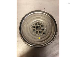 Gebruikte Vliegwiel dubbele massa Mercedes B (W246) 1.6 B-200 BlueEFFICIENCY Turbo 16V Prijs € 110,00 Inclusief btw aangeboden door TSI-Parts / Allmotorparts B.V.
